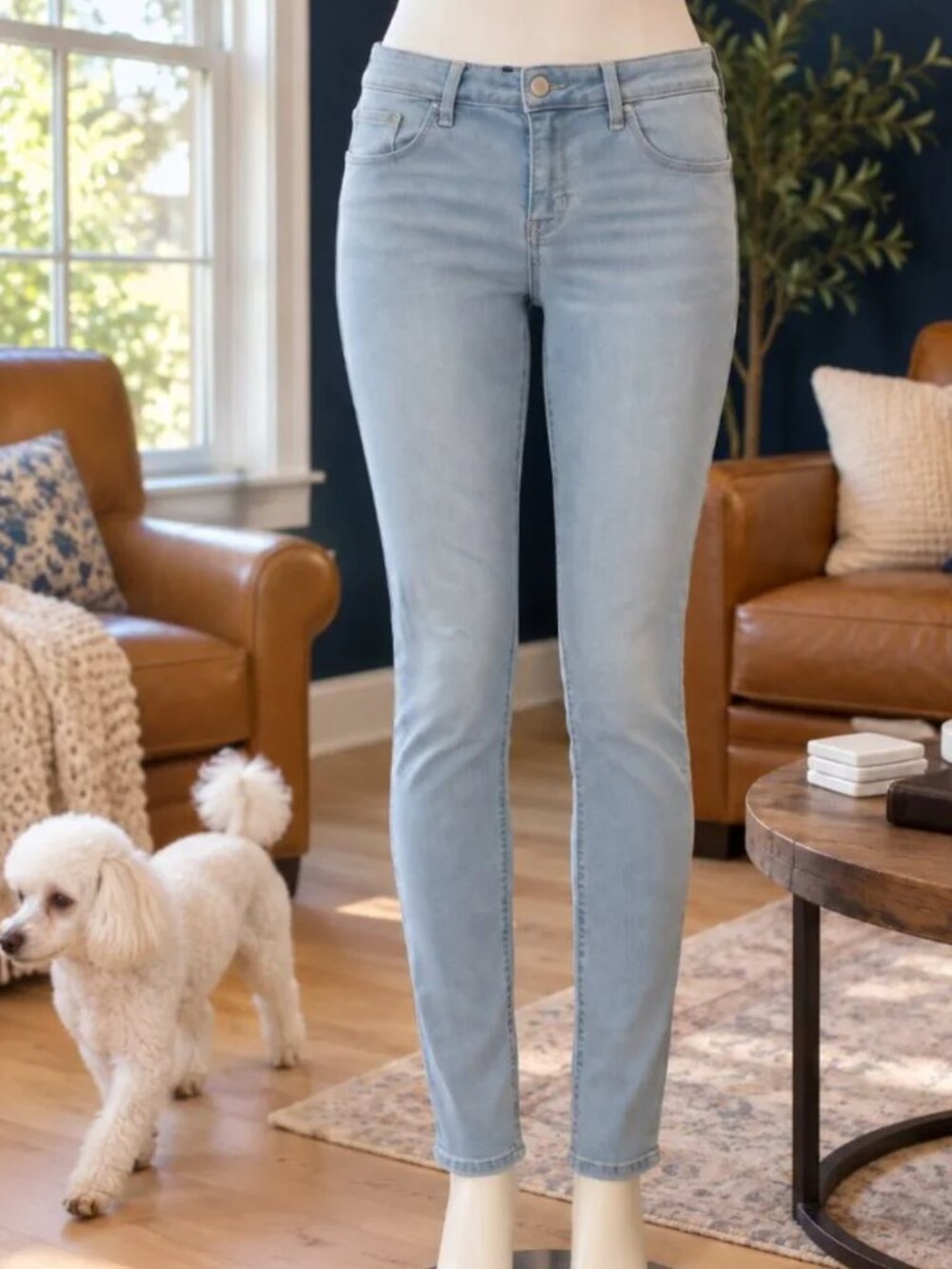 Hollister Low-Rise Jean Leggings Light Wash Denim- Size 11 Reg (30x28)